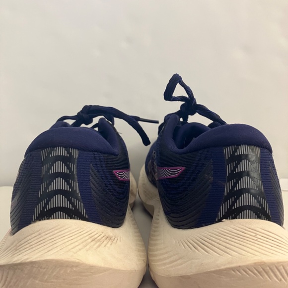 Women’s Asics size 9.5 flytefoam running shoes ( runs small fits a 8.5 - Picture 2 of 5